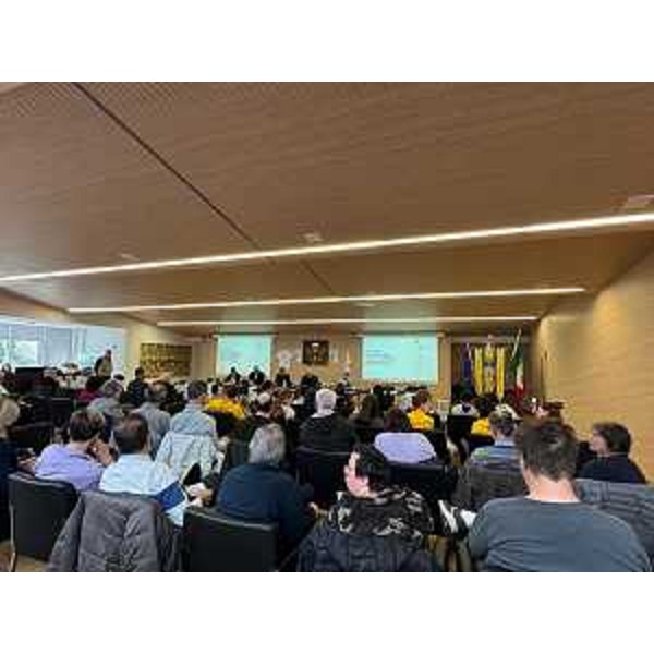 L'affollata sala Feruglio che ha ospitato la presentazione - L'affollata sala Feruglio che ha ospitato la presentazione