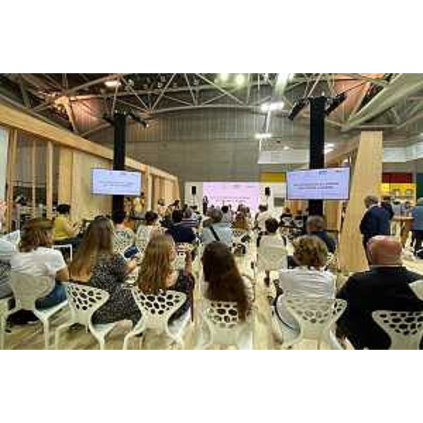 Lo stand del Friuli Venezia Giulia in una delle precedenti edizioni del Salone del libro di Torino - Lo stand del Friuli Venezia Giulia in una delle precedenti edizioni del Salone del libro di Torino