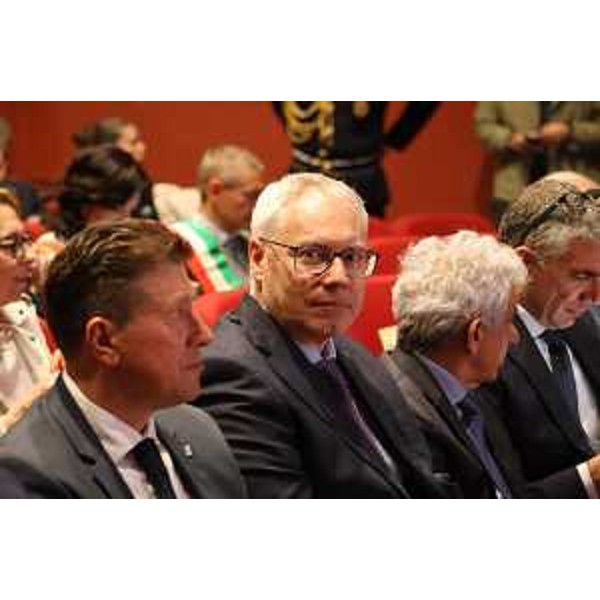 Mauro Bordin, presidente del Cr Fvg, al centro nella foto, accanto al consigliere regionale Alberto Budai (primo da sinistra) - Mauro Bordin, presidente del Cr Fvg, al centro nella foto, accanto al consigliere regionale Alberto Budai (primo da sinistra)