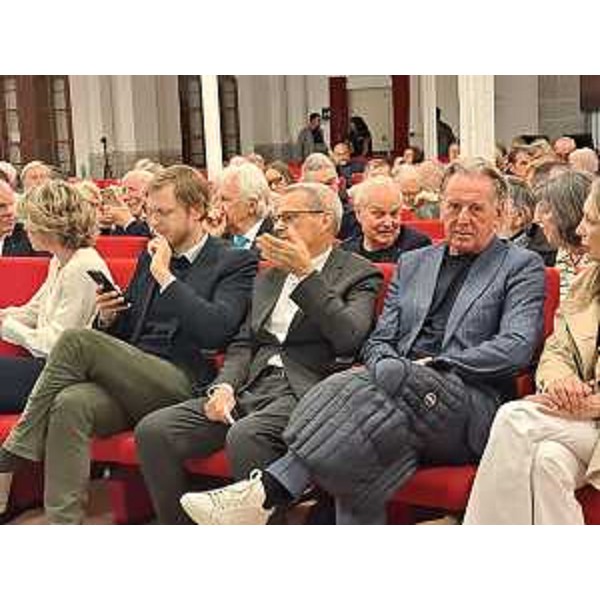 L'assessore regionale Fabio Scoccimarro con Fausto Biloslavo alla serata organizzata al Magazzino 26 nella cornice del Premio Grilz - L'assessore regionale Fabio Scoccimarro con Fausto Biloslavo alla serata organizzata al Magazzino 26 nella cornice del Premio Grilz 