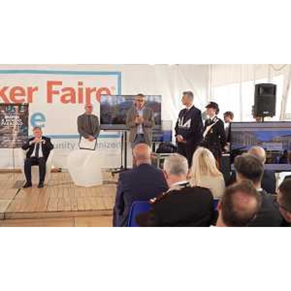 L'assessore regionale Pierpaolo Roberti all'evento "Mafia il mondo parallelo - storie ed esperienze" - L'assessore regionale Pierpaolo Roberti all'evento "Mafia il mondo parallelo - storie ed esperienze"