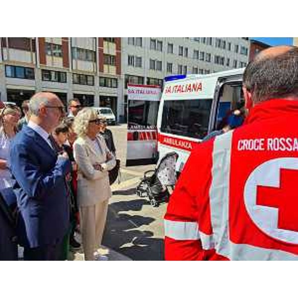 L'assessore Riccardo Riccardi visita la "cittadella della Cri" del Comitato di Pordenone che celebra i 110 anni di fondazione. - L'assessore Riccardo Riccardi visita la "cittadella della Cri" del Comitato di Pordenone che celebra i 110 anni di fondazione.