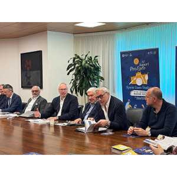 Un momento dell'intervento del presidente Bordin, quarto da destra nella foto - Un momento dell'intervento del presidente Bordin, quarto da destra nella foto