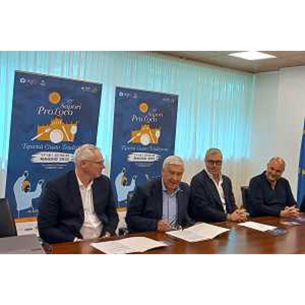 Da sinistra il presidente Bordin, Pietro De Marchi (Unpli Fvg), l'assessore Bini e Antonino La Spina (Unpli nazionale) - Da sinistra il presidente Bordin, Pietro De Marchi (Unpli Fvg), l'assessore Bini e Antonino La Spina (Unpli nazionale)