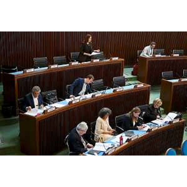 L'intervento di Manuela Celotti (Pd) dai banchi delle Opposizioni in cui si riconoscono anche i colleghi di gruppo Francesco Martines (seconda fila, a sinistra) e Laura Fasiolo (prima fila, a destra) - L'intervento di Manuela Celotti (Pd) dai banchi delle Opposizioni in cui si riconoscono anche i colleghi di gruppo Francesco Martines (seconda fila, a sinistra) e Laura Fasiolo (prima fila, a destra)