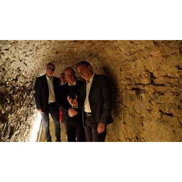 Il vicegovernatore Mario Anzil (al centro) nelle gallerie di contromina di Palmanova - Il vicegovernatore Mario Anzil (al centro) nelle gallerie di contromina di Palmanova