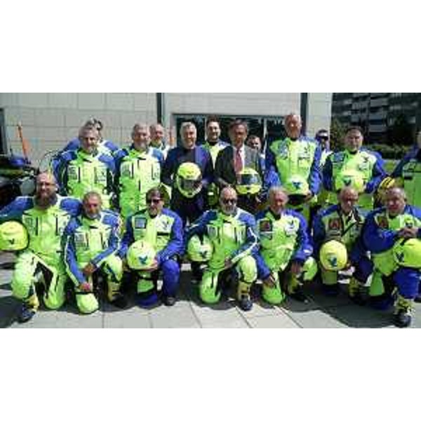 L'assessore regionale alle Attività produttive e turismo Sergio Emidio Bini alla presentazione delle nuove divise tecniche della Motostaffetta Friulana, contraddistinte dal marchio "Io Sono Fvg". - L'assessore regionale alle Attività produttive e turismo Sergio Emidio Bini alla presentazione delle nuove divise tecniche della Motostaffetta Friulana, contraddistinte dal marchio "Io Sono Fvg".