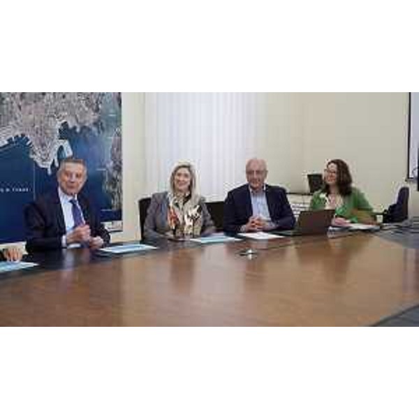 L'assessore Cristina Amirante e, a sinistra, l'amministratore delegato di Liberty Linea Gennaro Cotella - L'assessore Cristina Amirante e, a sinistra, l'amministratore delegato di Liberty Linea Gennaro Cotella