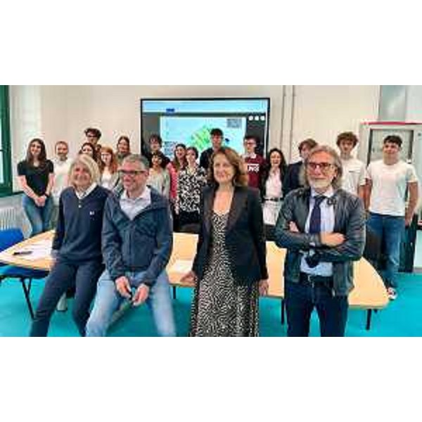 I partecipanti all'assemblea plenaria della Consulta provinciale degli studenti di Trieste, durante la quale è stato illustrato il progetto del nuovo polo scolastico di via Rossetti a Trieste - I partecipanti all'assemblea plenaria della Consulta provinciale degli studenti di Trieste, durante la quale è stato illustrato il progetto del nuovo polo scolastico di via Rossetti a Trieste