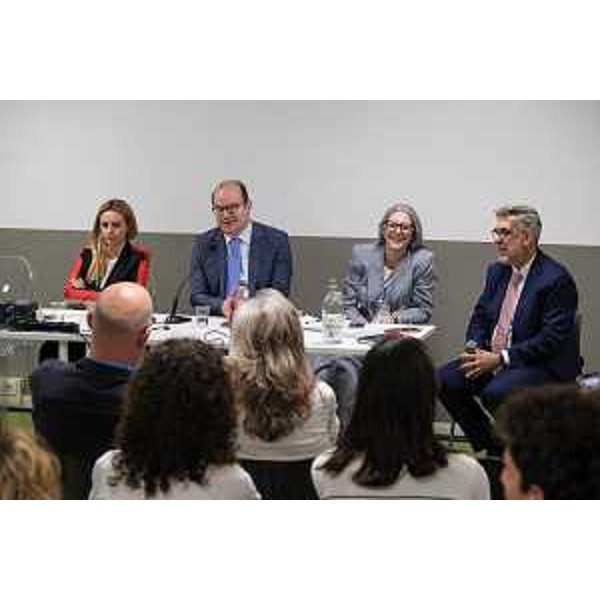 L'intervento del vicegovernatore Mario Anzil al panel interregionale in tema di cultura con i colleghi delle Regioni PIemonte e Lombardia - L'intervento del vicegovernatore Mario Anzil al panel interregionale in tema di cultura con i colleghi delle Regioni PIemonte e Lombardia