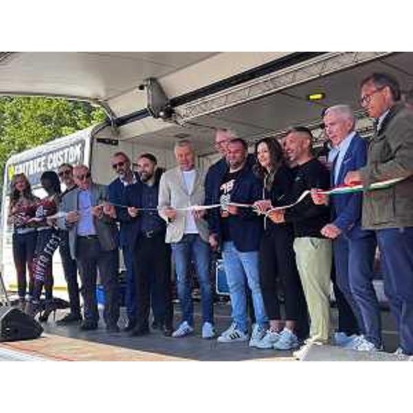 L'assessore alle Attività produttive e Turismo Sergio Emidio Bini all'inaugurazione della 39esima edizione del Biker Fest International di Lignano Sabbiadoro. - L'assessore alle Attività produttive e Turismo Sergio Emidio Bini all'inaugurazione della 39esima edizione del Biker Fest International di Lignano Sabbiadoro. 