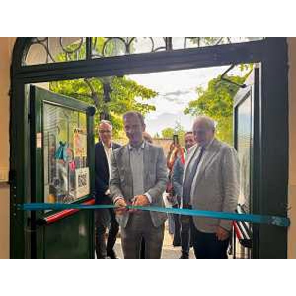 Il governatore Fedriga al taglio del nastro - Il governatore Fedriga al taglio del nastro