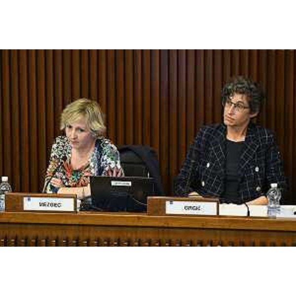 Le ricercatrici Mezgec e Grgic durante la loro relazione - Le ricercatrici Mezgec e Grgic durante la loro relazione