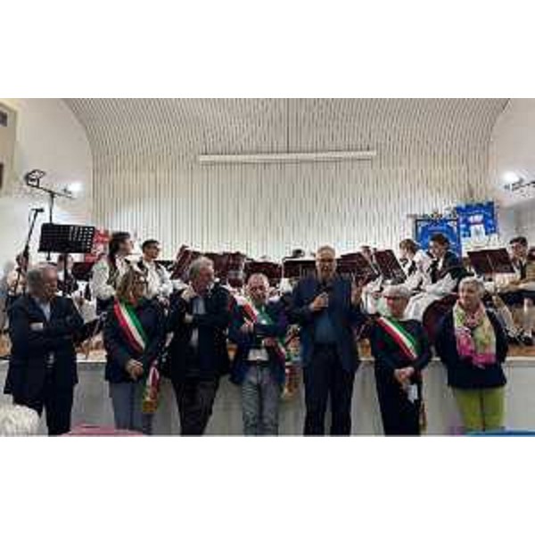 Il presidente del Cr Fvg, Mauro Bordin, prende la parola in occasione dello spettacolo a Palazzolo dello Stella - Il presidente del Cr Fvg, Mauro Bordin, prende la parola in occasione dello spettacolo a Palazzolo dello Stella