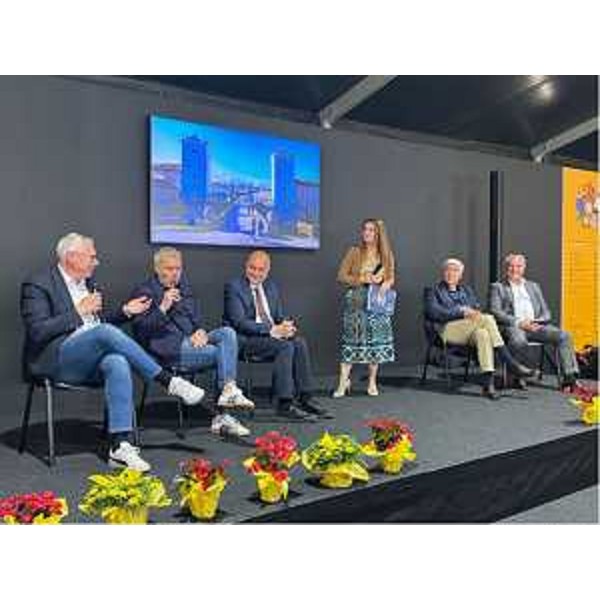 Il presidente Bordin prende la parola a Villa Mani per Sapori Pro Loco - Il presidente Bordin prende la parola a Villa Mani per Sapori Pro Loco