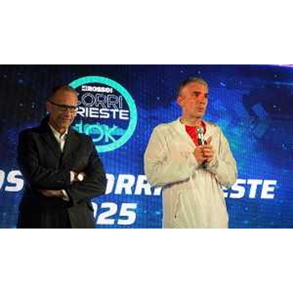 Lassessore regionale alle Autonomie locali Pierpaolo Roberti, al termine della ventiduesima edizione della Corri Trieste. - Lassessore regionale alle Autonomie locali Pierpaolo Roberti, al termine della ventiduesima edizione della Corri Trieste.