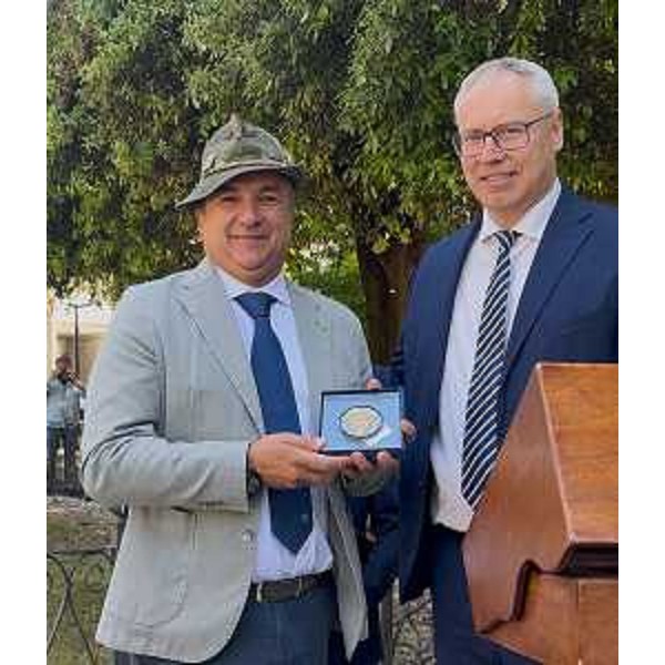 Il presidente del Cr Fvg, Mauro Bordin (a dx), con il presidente della sezione Ana di Pordenone, Ilario Merlin - Il presidente del Cr Fvg, Mauro Bordin (a dx), con il presidente della sezione Ana di Pordenone, Ilario Merlin