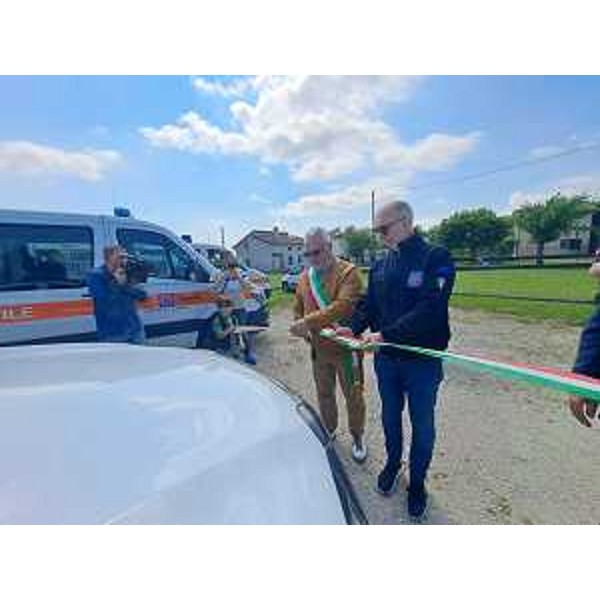 Riccardi al taglio del nastro - Riccardi al taglio del nastro