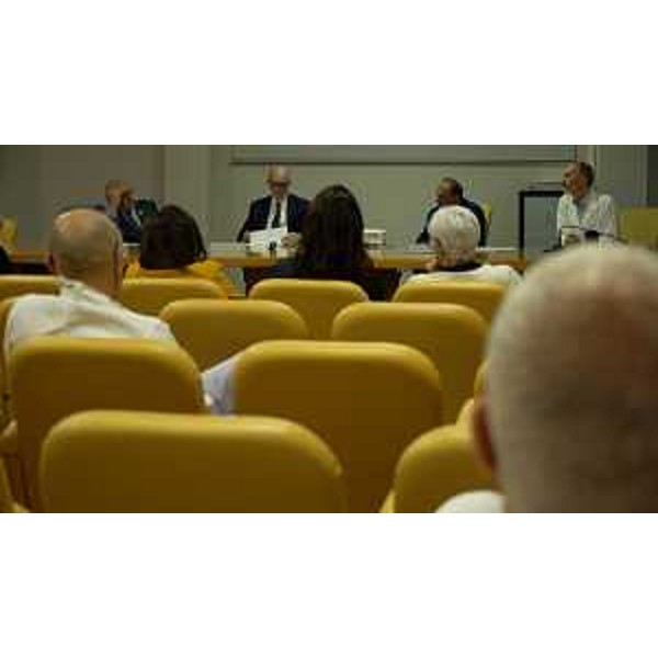 L'assessore regionale Riccardo Riccardi nella sala convegni dell'ospedale Sam Giovanni di Dio a Gorizia - L'assessore regionale Riccardo Riccardi nella sala convegni dell'ospedale Sam Giovanni di Dio a Gorizia