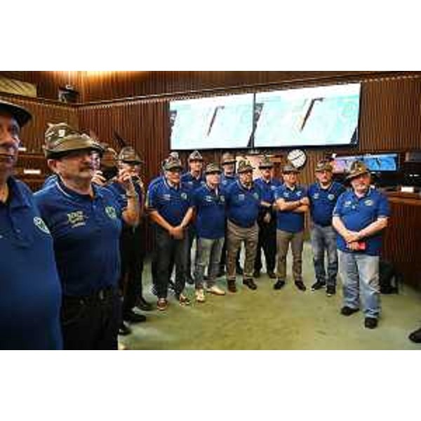Una delegazione degli alpini di Pordenone ospite del Conisglio regionale a Trieste - Una delegazione degli alpini di Pordenone ospite del Conisglio regionale a Trieste