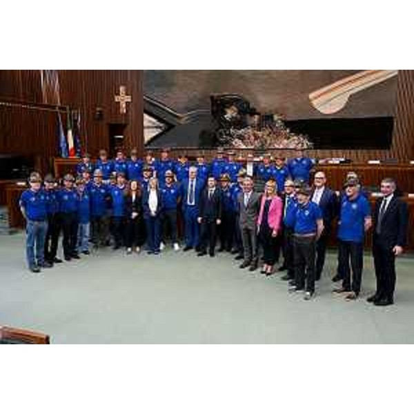 Foto di gruppo al termine della visita in Cr degli alpini di Pordenone - Foto di gruppo al termine della visita in Cr degli alpini di Pordenone