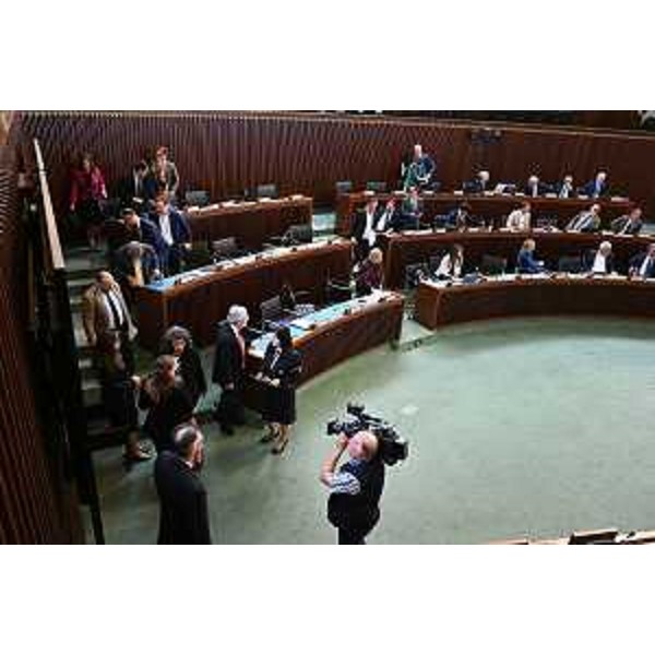 I consiglieri di Opposizione abbandonano l'aula al momento della discussione sulle mozioni - I consiglieri di Opposizione abbandonano l'aula al momento della discussione sulle mozioni