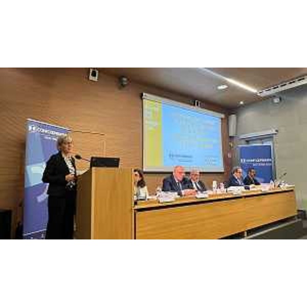 L'assessore regionale alle Finanze Barbara Zilli al convegno promosso da Confcooperative a Villa Manin - L'assessore regionale alle Finanze Barbara Zilli al convegno promosso da Confcooperative a Villa Manin