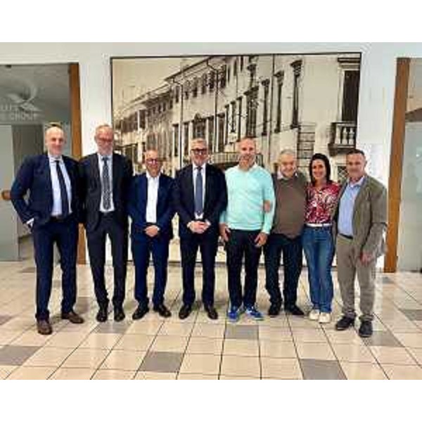 Al centro della foto l'assessore Bini - Al centro della foto l'assessore Bini