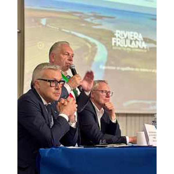 Lassessore regionale alle Attività produttive e Turismo Sergio Emidio Bini a Palazzolo dello Stella alla presentazione del neonato Distretto del commercio della Riviera friulana. - Lassessore regionale alle Attività produttive e Turismo Sergio Emidio Bini a Palazzolo dello Stella alla presentazione del neonato Distretto del commercio della Riviera friulana.