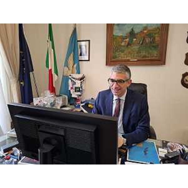 L'assessore Roberti durante la registrazione del videomassaggio inviato alla Seconda conferenza regionale sulla tutela delle minoranze di lingua tedesca del Friuli Venezia Giulia (Zweite Regionalkonferenz zum Schutz der deutschsprachigen Minderheiten in Friaul Julisch Venetien) - L'assessore Roberti durante la registrazione del videomassaggio inviato alla Seconda conferenza regionale sulla tutela delle minoranze di lingua tedesca del Friuli Venezia Giulia (Zweite Regionalkonferenz zum Schutz der deutschsprachigen Minderheiten in Friaul Julisch Venetien)