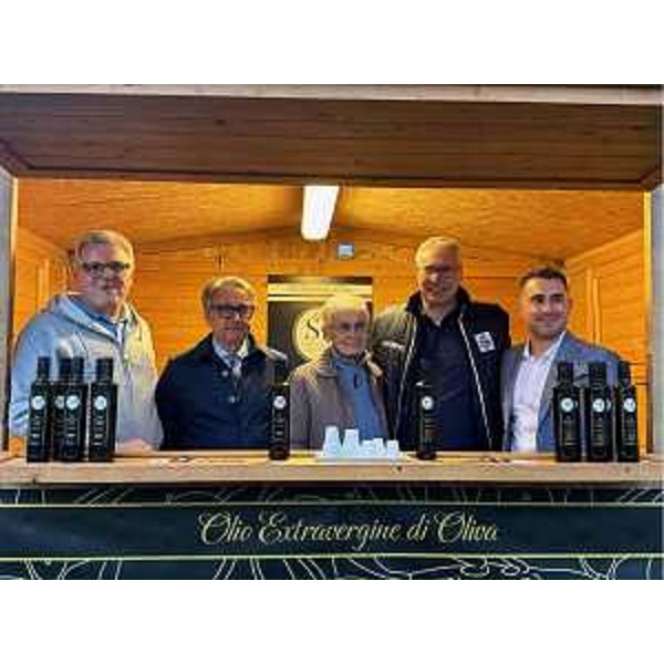 Il presidente del Cr Fvg, Mauro Bordin, secondo da destra, a "Olio e Dintroni" - Il presidente del Cr Fvg, Mauro Bordin, secondo da destra, a "Olio e Dintroni"