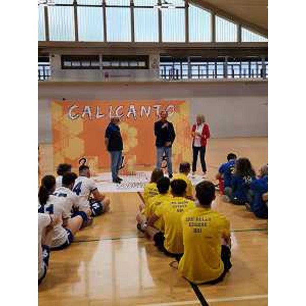 L'assessore Scoccimarro nel corso del suo intervento - L'assessore Scoccimarro nel corso del suo intervento