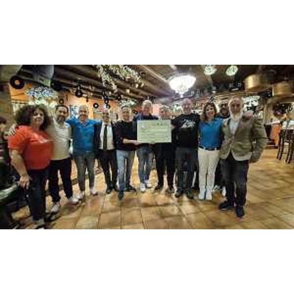 L'assessore Scoccimarro in un momento della festa finale della Trieste Spring Run - L'assessore Scoccimarro in un momento della festa finale della Trieste Spring Run