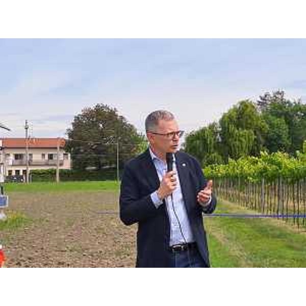 Lassessore regionale alle Risorse agroalimentari, forestali e ittiche Stefano Zannier all'inaugurazione del primo agrivoltaico avanzato del Friuli Venezia Giulia a Palazzolo dello Stella. - Lassessore regionale alle Risorse agroalimentari, forestali e ittiche Stefano Zannier all'inaugurazione del primo agrivoltaico avanzato del Friuli Venezia Giulia a Palazzolo dello Stella.