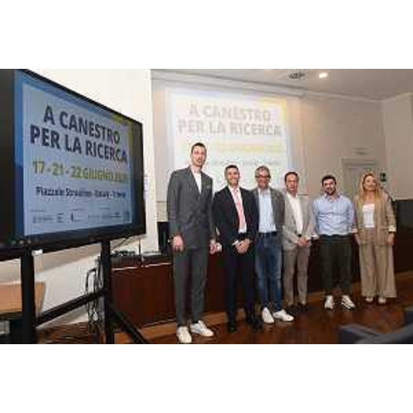 La presentazione della seconda edizione di "A canestro per la ricerca" - La presentazione della seconda edizione di "A canestro per la ricerca"