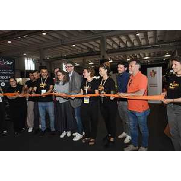 Taglio del nastro alla Fiera Mitteleuropea della Birra Artigianale con l'assessore regionale Pierpaolo Roberti - Taglio del nastro alla Fiera Mitteleuropea della Birra Artigianale con l'assessore regionale Pierpaolo Roberti