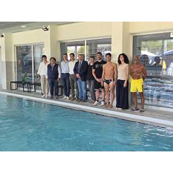 Diego Bernardis (Fedriga presidente), quinto da sinistra, a bordo vasca, a Gorizia - Diego Bernardis (Fedriga presidente), quinto da sinistra, a bordo vasca, a Gorizia