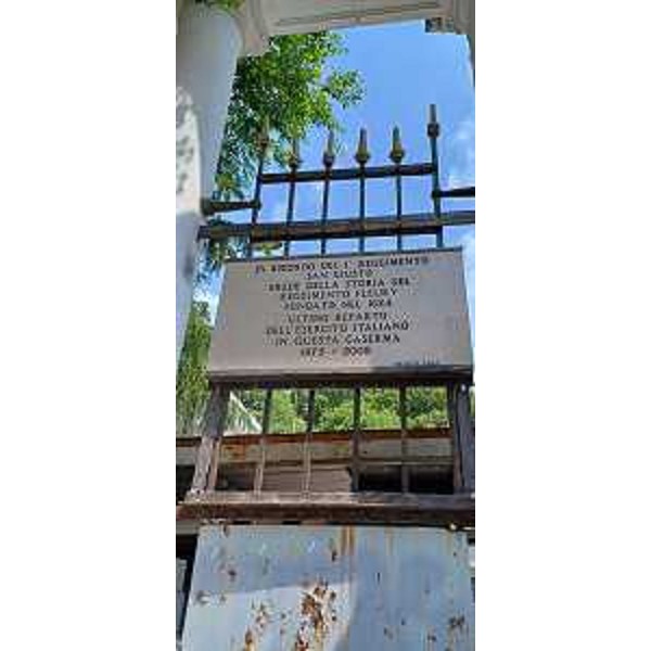 La targa commemorativa del 1o reggimento San Giusto - La targa commemorativa del 1o reggimento San Giusto