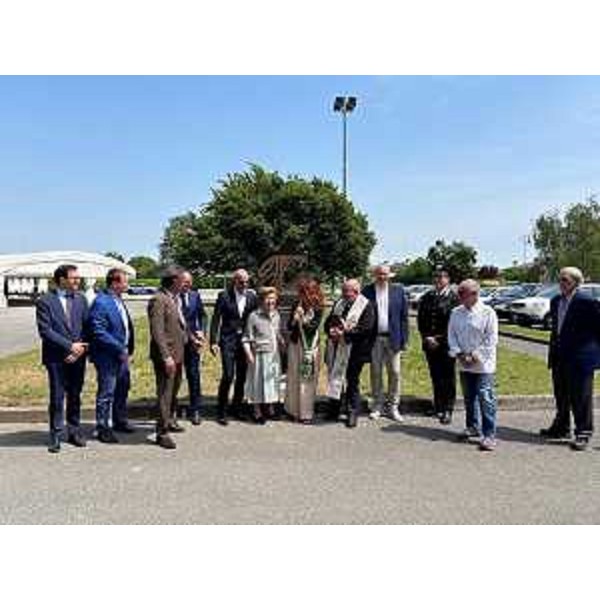 Mauro Bordin, presidente del Cr Fvg, è il quarto da destra nella foto di gruppo a Pocenia. Da sinistra si riconoscono i consiglieri Igor Treleani, Massimiliano Pozzo e Mauro Di Bert - Mauro Bordin, presidente del Cr Fvg, è il quarto da destra nella foto di gruppo a Pocenia. Da sinistra si riconoscono i consiglieri Igor Treleani, Massimiliano Pozzo e Mauro Di Bert