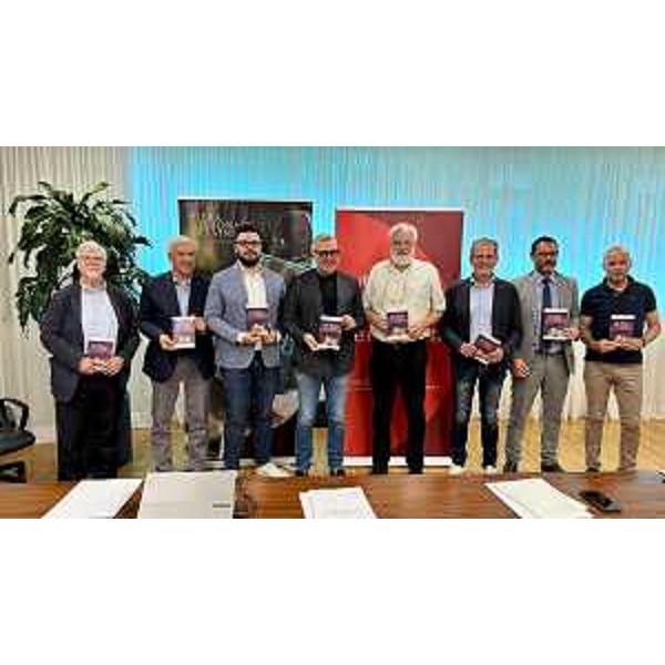 Lassessore regionale alle Attività produttive e Turismo, Sergio Emidio Bini, al centro, alla presentazione della 92ma Fiera regionale dei vini di Buttrio - Lassessore regionale alle Attività produttive e Turismo, Sergio Emidio Bini, al centro, alla presentazione della 92ma Fiera regionale dei vini di Buttrio