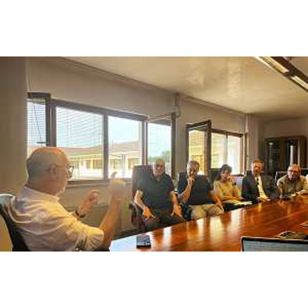 L'assessore Riccardi mentre illustra il piano ai professionisti della salute - L'assessore Riccardi mentre illustra il piano ai professionisti della salute