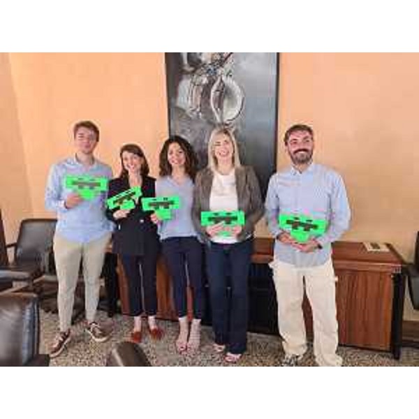 L'assessore regionale Cristina Amirante (seconda da destra) con gli amministratori del Comune di Sesto al Reghena e alcuni partner del progetto. - L'assessore regionale Cristina Amirante (seconda da destra) con gli amministratori del Comune di Sesto al Reghena e alcuni partner del progetto.