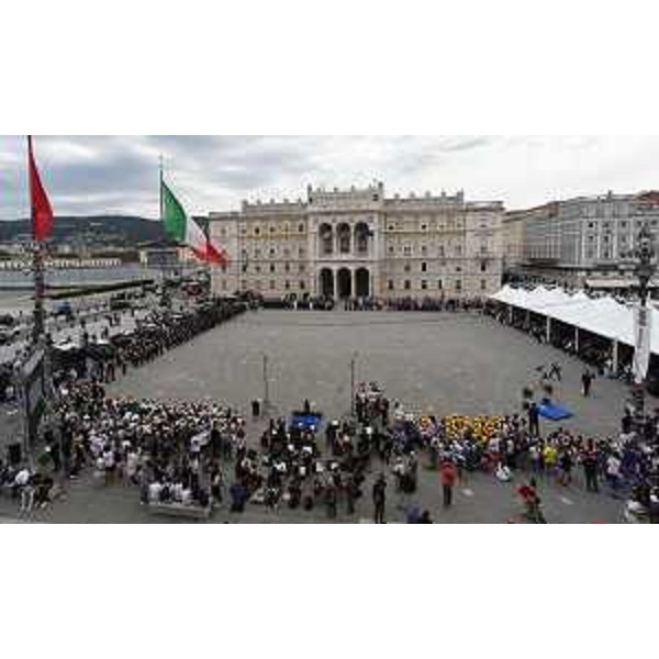 La cerimonia per i 211 anni di fondazione dell'Arma dei Carabinieri a Trieste - La cerimonia per i 211 anni di fondazione dell'Arma dei Carabinieri a Trieste