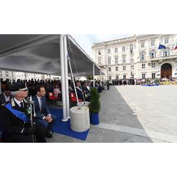 Il governatore del Friuli Venezia Giulia Massimiliano Fedriga alla cerimonia per i 211 anni di fondazione dell'Arma dei Carabinieri - Il governatore del Friuli Venezia Giulia Massimiliano Fedriga alla cerimonia per i 211 anni di fondazione dell'Arma dei Carabinieri