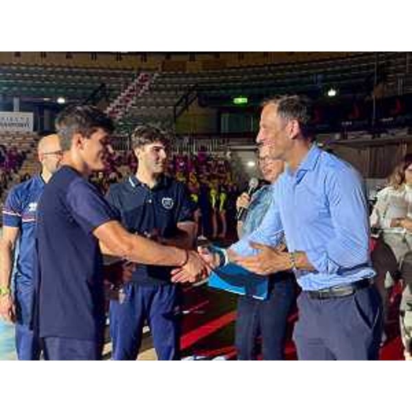 Il governatore della Regione Massimiliano Fedriga dura te la premiazione della manifestazione - Il governatore della Regione Massimiliano Fedriga dura te la premiazione della manifestazione 