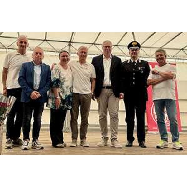 Il presidente del Cr Fvg, Mauro Bordin (terzo da destra), a Palazzolo dello Stella per la Festa del Dono della Afds - Il presidente del Cr Fvg, Mauro Bordin (terzo da destra), a Palazzolo dello Stella per la Festa del Dono della Afds