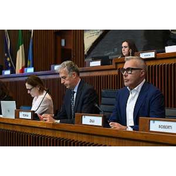 Il presidente della II Commissione consiliare, Stefano Ballach (FdI), e l'assessore regionale alle Attività produttive, Sergio Emidio Bini - Il presidente della II Commissione consiliare, Stefano Ballach (FdI), e l'assessore regionale alle Attività produttive, Sergio Emidio Bini