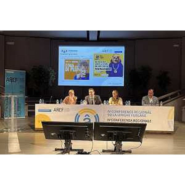 I relatori dell' ultimo focus di approfondimento della quarta Conferenza regionale sulla lingua friulana. Da sx Elena Zanussi e Marco Torresin (funzionari Arlef), Veronica De Giorgio (operatrice dello Sportello regionale per la lingua friulana) e il direttore dell'Arlef, William Cisilino, moderatore della Conferenza - I relatori dell' ultimo focus di approfondimento della quarta Conferenza regionale sulla lingua friulana. Da sx Elena Zanussi e Marco Torresin (funzionari Arlef), Veronica De Giorgio (operatrice dello Sportello regionale per la lingua friulana) e il direttore dell'Arlef, William Cisilino, moderatore della Conferenza 