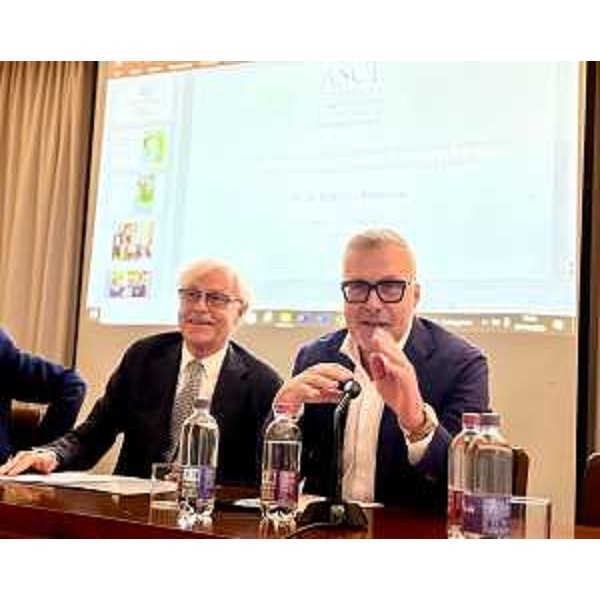 L'assessore regionale Sergio Emidio Bini con il presidente di Confapi Fvg Massimo Paniccia - L'assessore regionale Sergio Emidio Bini con il presidente di Confapi Fvg Massimo Paniccia