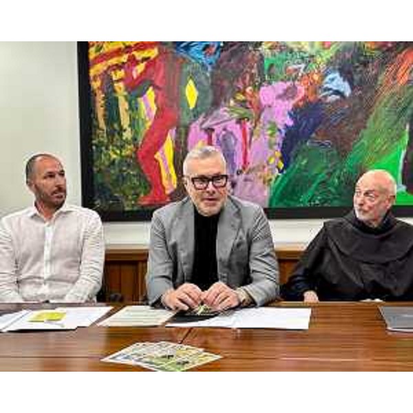 L'assessore regionale alle Attività produttive Sergio Emidio Bini (al Centro) durante l'incontro di illustrazione del cammino di S. Antonio - L'assessore regionale alle Attività produttive Sergio Emidio Bini (al Centro) durante l'incontro di illustrazione del cammino di S. Antonio 